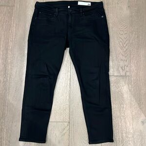 Rag & Bone Dre Low-Rise Slim Boyfriend jeans. Color “No Fade Black” size 29